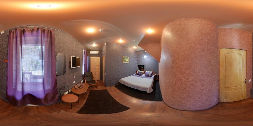 Yellow Unlimited Hotel 4 Kharkiv Extérieur photo