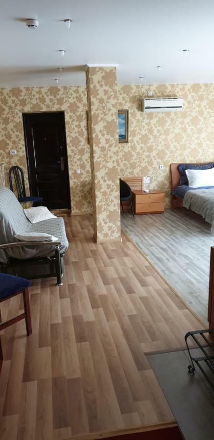 Yellow Unlimited Hotel 4 Kharkiv Extérieur photo